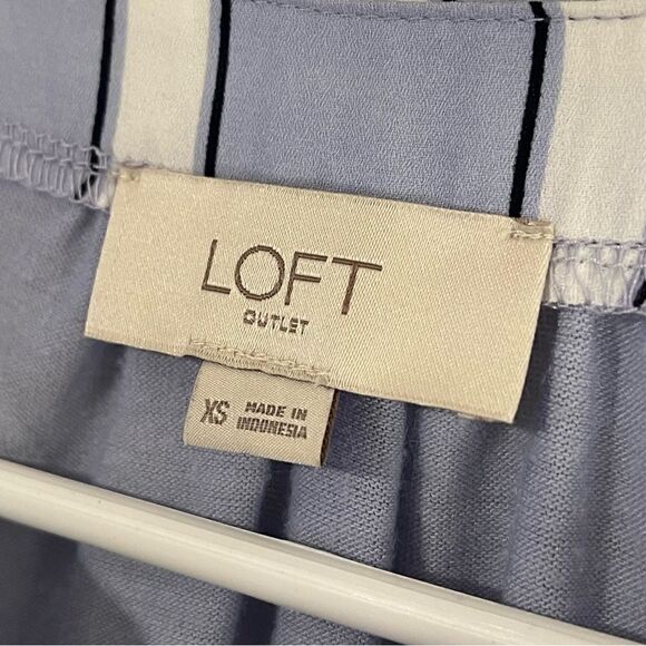 LOFT Women's Blue Blouse - Picture 5 of 7